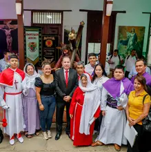 Alcalde Oscar Santos, Hermandad de Jesús Nazareno y Cirineos 